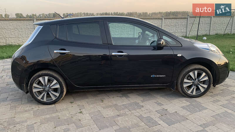 Хетчбек Nissan Leaf 2014 в Івано-Франківську