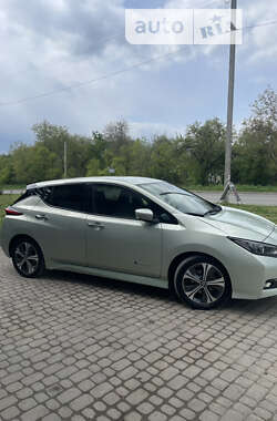 Хетчбек Nissan Leaf 2018 в Бориславі