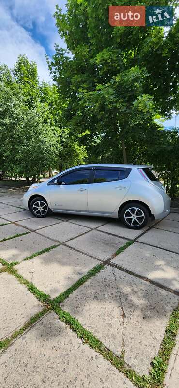 Хэтчбек Nissan Leaf 2014 в Харькове