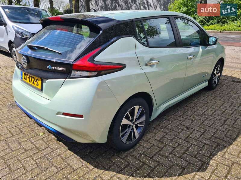 Хэтчбек Nissan Leaf 2018 в Дубно