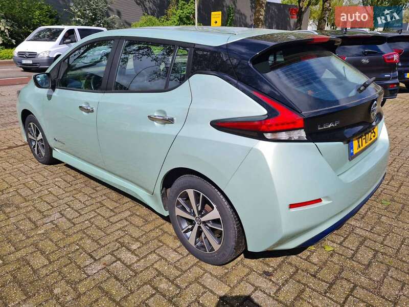 Хэтчбек Nissan Leaf 2018 в Дубно