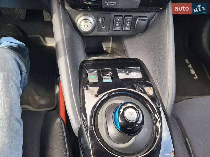 Хэтчбек Nissan Leaf 2018 в Дубно
