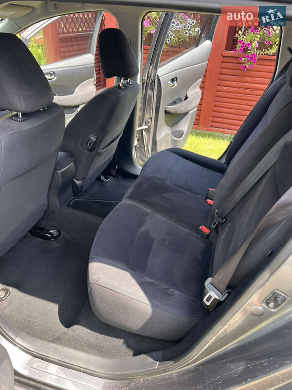 Хэтчбек Nissan Leaf 2014 в Львове