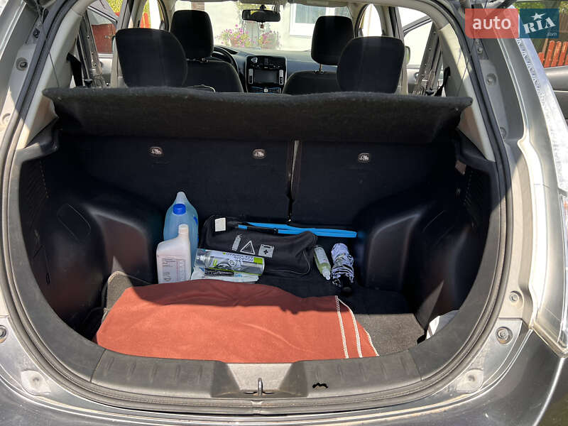Хэтчбек Nissan Leaf 2014 в Львове