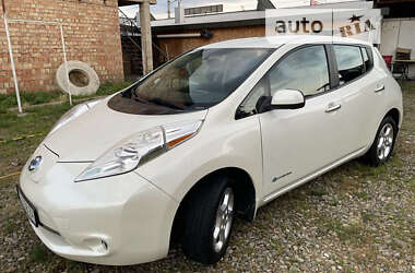 Хэтчбек Nissan Leaf 2014 в Черновцах