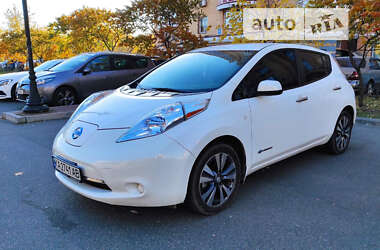 Хетчбек Nissan Leaf 2015 в Києві