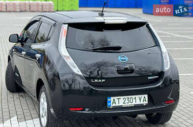 Хэтчбек Nissan Leaf 2012 в 