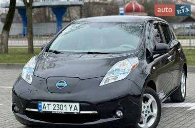 Хэтчбек Nissan Leaf 2012 в 