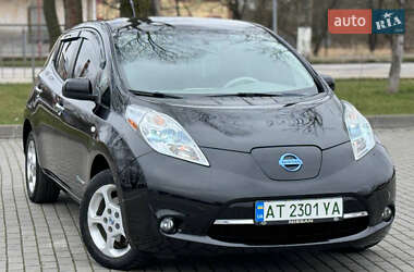 Хэтчбек Nissan Leaf 2012 в 