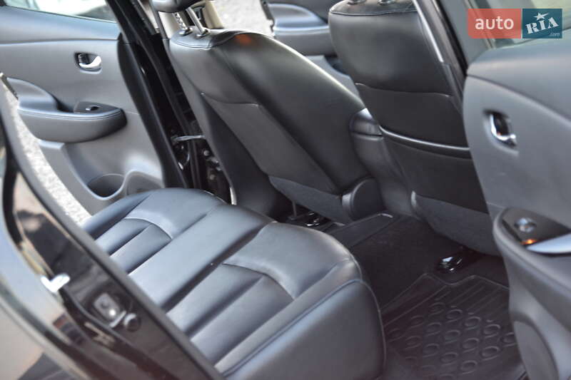 Хетчбек Nissan Leaf 2014 в Луцьку