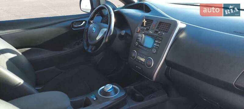 Хетчбек Nissan Leaf 2013 в Полтаві