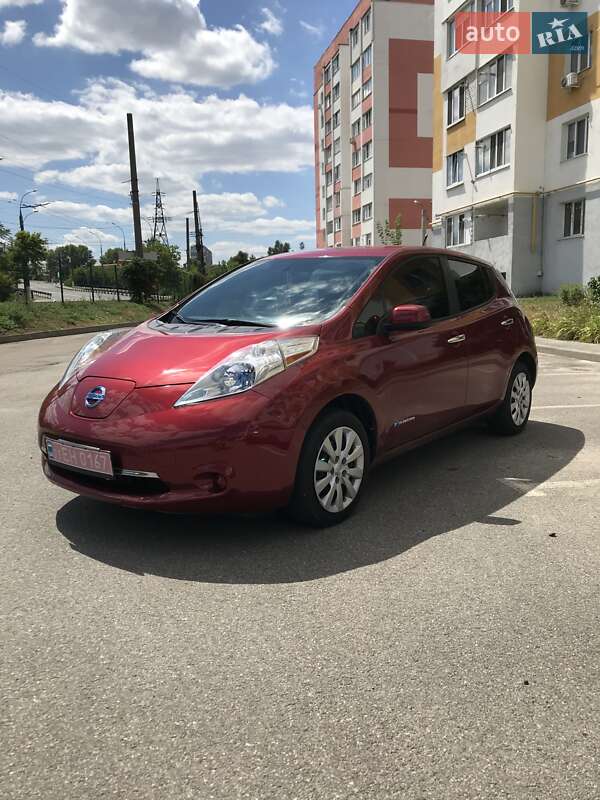 Хэтчбек Nissan Leaf 2013 в Харькове