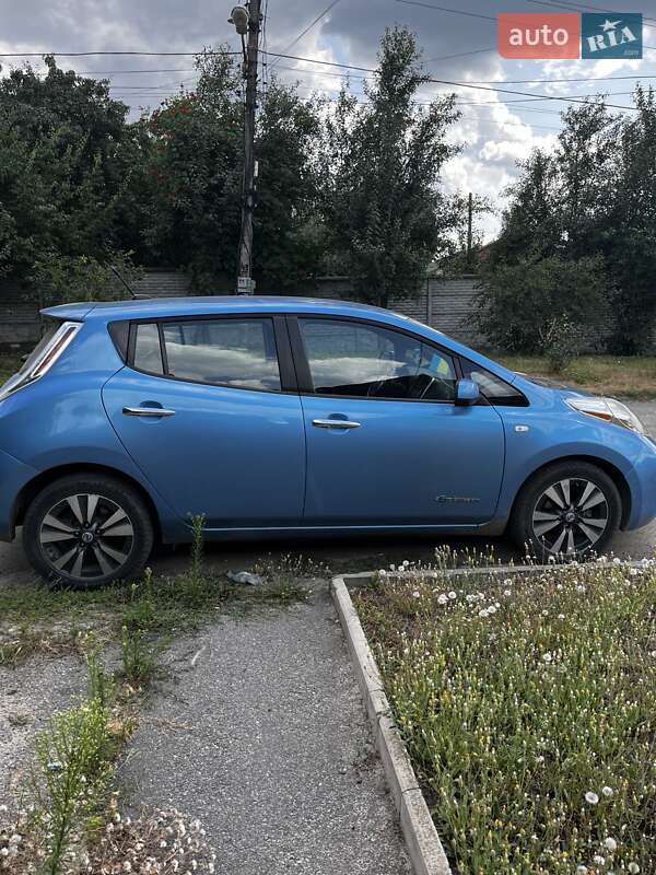 Хетчбек Nissan Leaf 2013 в Харкові