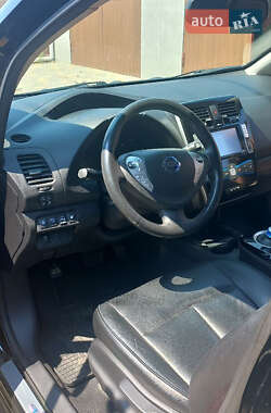 Хэтчбек Nissan Leaf 2014 в 