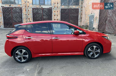 Хэтчбек Nissan Leaf 2019 в 
