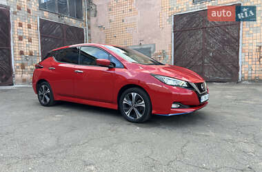 Хэтчбек Nissan Leaf 2019 в 