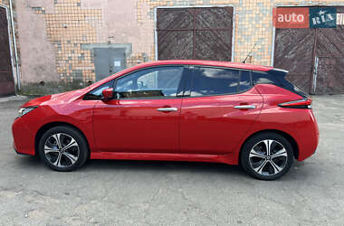 Хэтчбек Nissan Leaf 2019 в 