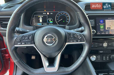 Хэтчбек Nissan Leaf 2019 в 