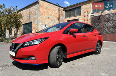 Хэтчбек Nissan Leaf 2019 в 