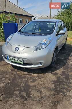 Хэтчбек Nissan Leaf 2014 в 