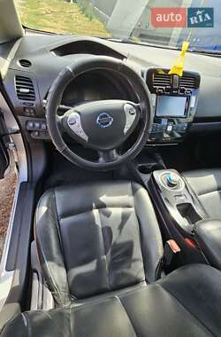 Хэтчбек Nissan Leaf 2014 в 
