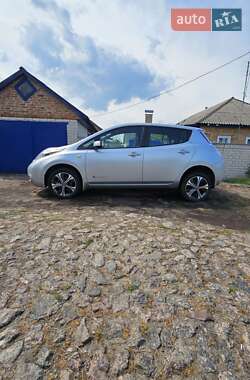 Хэтчбек Nissan Leaf 2014 в 