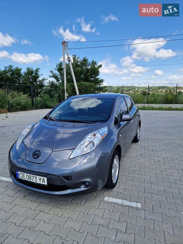 Хетчбек Nissan Leaf 2014 в Чернівцях