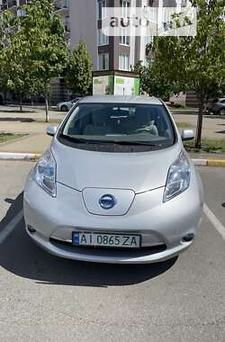 Хэтчбек Nissan Leaf 2012 в Гостомеле