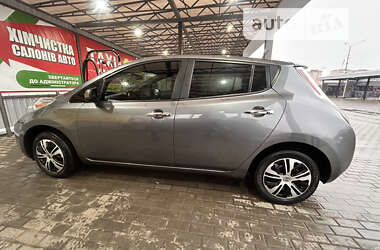 Хетчбек Nissan Leaf 2014 в 