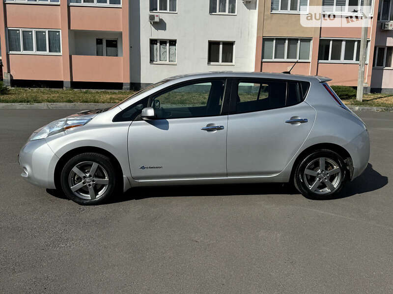 Хетчбек Nissan Leaf 2015 в Харкові