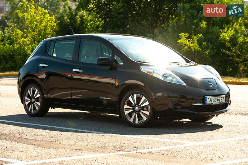 Хэтчбек Nissan Leaf 2015 в Черновцах