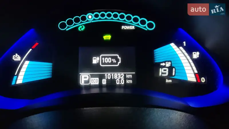 Хетчбек Nissan Leaf 2016 в 