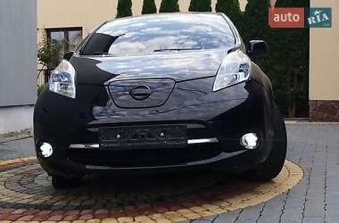 Хэтчбек Nissan Leaf 2012 в 