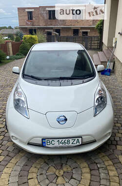 Хэтчбек Nissan Leaf 2015 в Львове