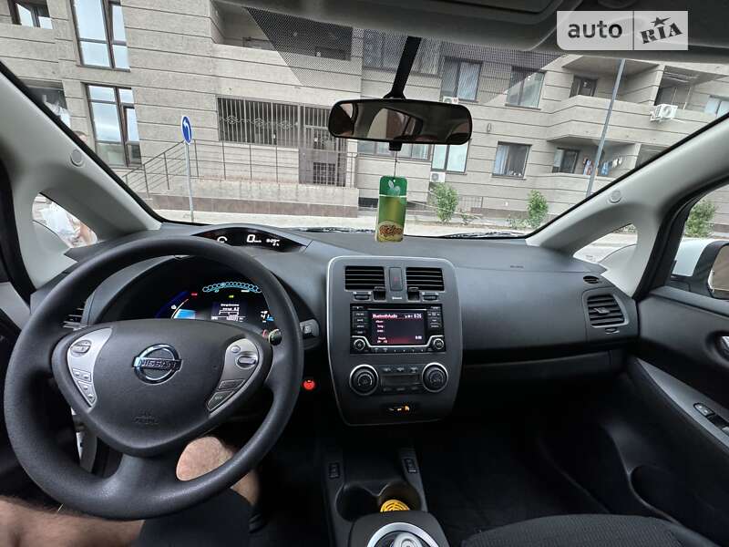 Хэтчбек Nissan Leaf 2016 в Одессе