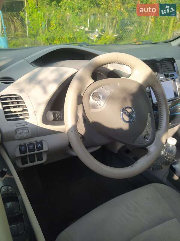 Хэтчбек Nissan Leaf 2012 в Львове