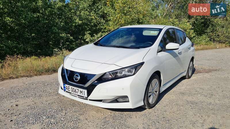 Хетчбек Nissan Leaf 2022 в Дніпрі
