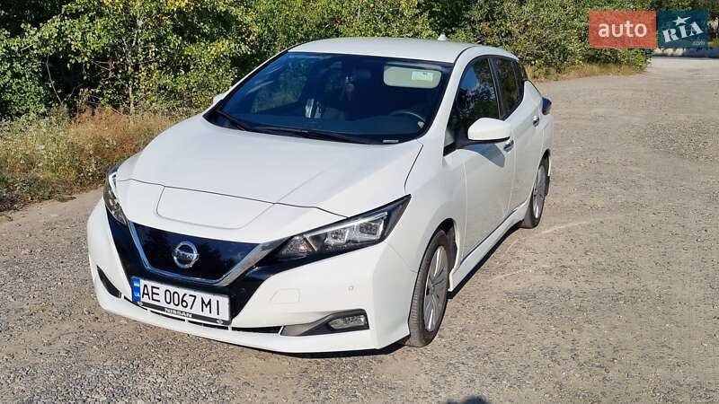 Хетчбек Nissan Leaf 2022 в Дніпрі