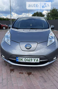 Хетчбек Nissan Leaf 2014 в Сарнах