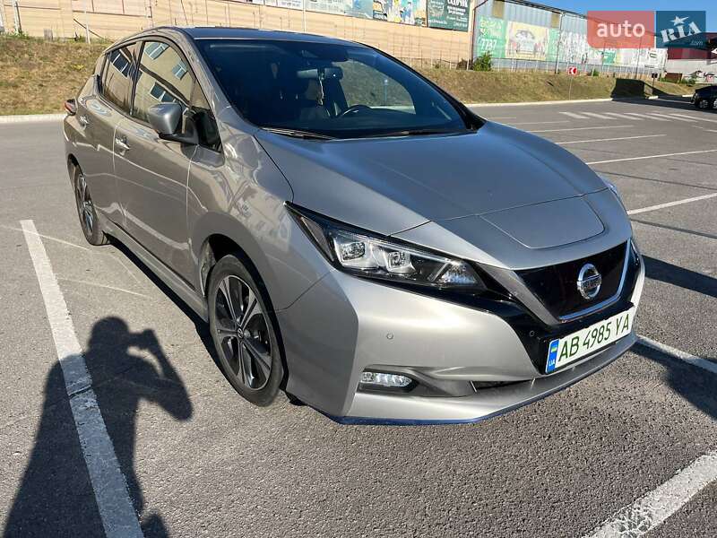 Хетчбек Nissan Leaf 2020 в 