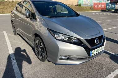 Хетчбек Nissan Leaf 2020 в 