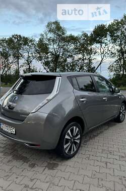 Хетчбек Nissan Leaf 2014 в Чернівцях