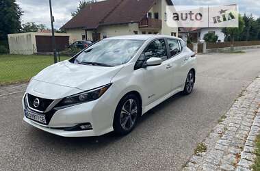 Хэтчбек Nissan Leaf 2018 в Ужгороде