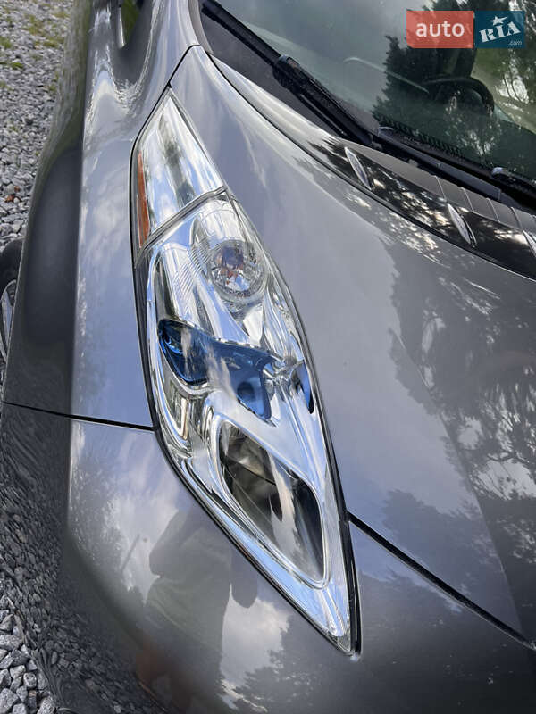 Хэтчбек Nissan Leaf 2014 в Львове