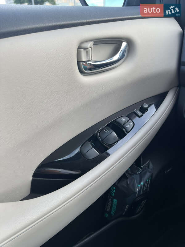 Хетчбек Nissan Leaf 2019 в Києві