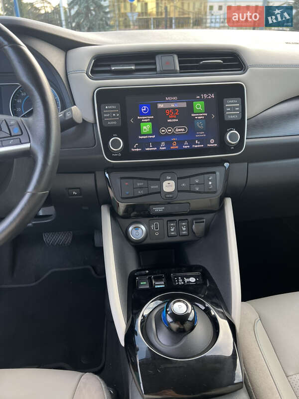 Хетчбек Nissan Leaf 2019 в Києві