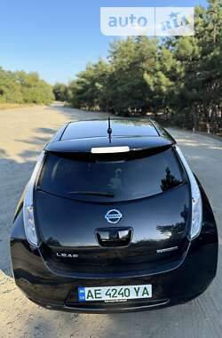 Хэтчбек Nissan Leaf 2015 в Днепре