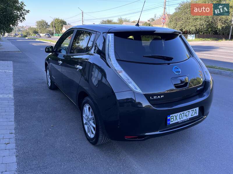 Хэтчбек Nissan Leaf 2016 в Хмельницком