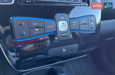 Хэтчбек Nissan Leaf 2016 в Хмельницком