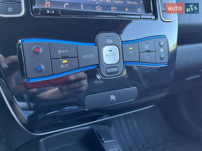Хэтчбек Nissan Leaf 2016 в Хмельницком